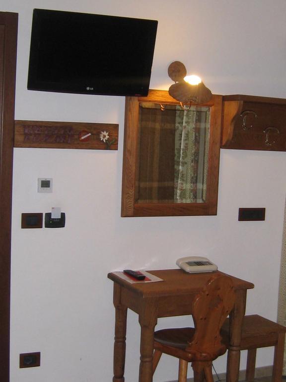 Hotel Villa Plinia Pragelato Habitación foto